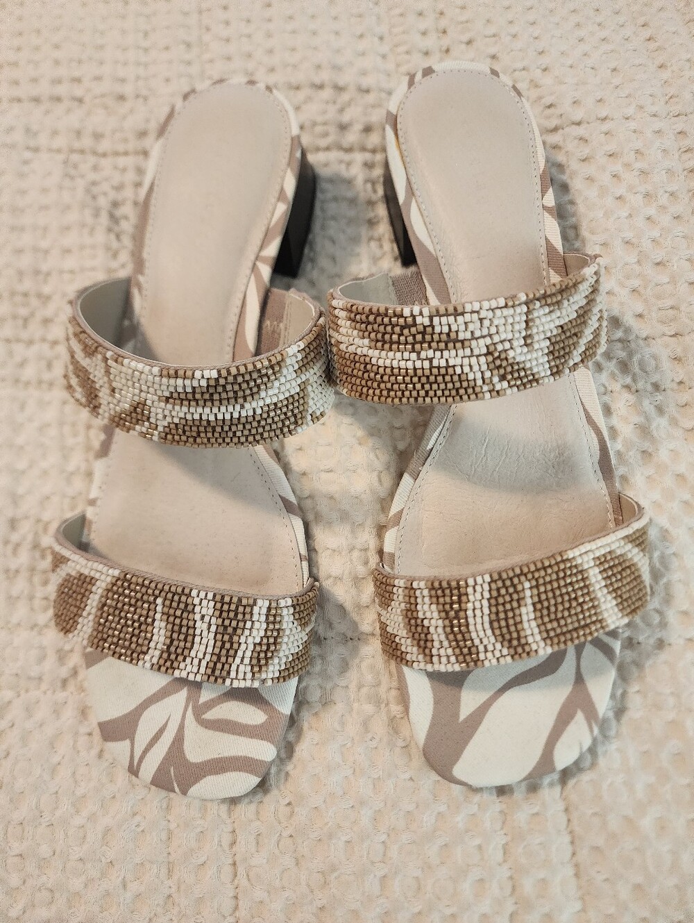 Sanctuary Women’s Beige Cream Beaded Block Heel Sandals 9M Dressy Slip-on